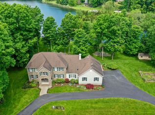 82 Skytop Rd, Newton, NJ 07860