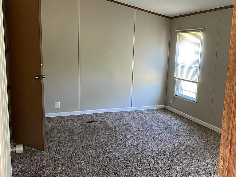 191 Zackary St — Photo 9
