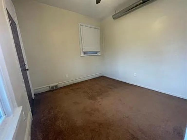 340 N Craig St — Photo 5