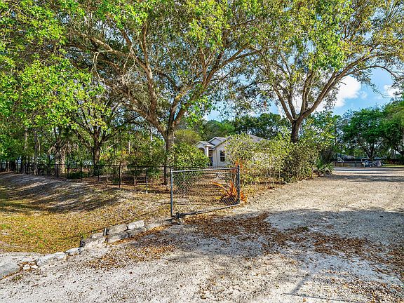 4th image of 18098 93rd Road N