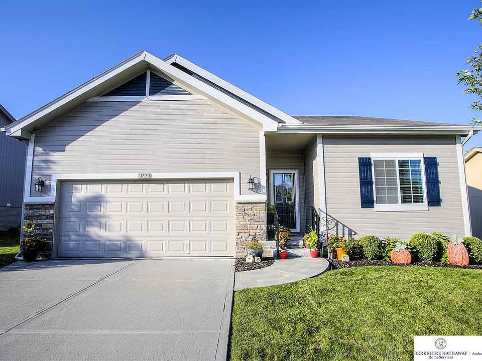 1st image of 9729 Valley View Dr