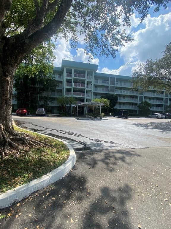 802 Cypress Grove Lane #408, Pompano Beach