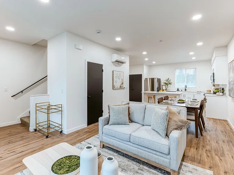 The Woodlands Townhomes — Photo 16