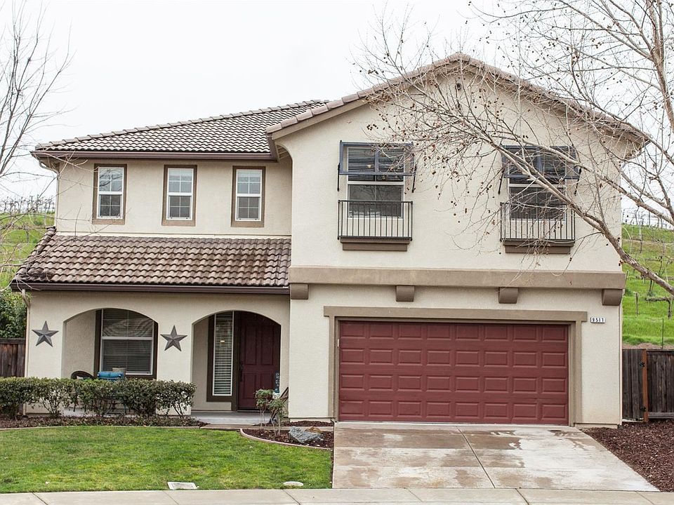 2nd image of 9517 California Oak Cir