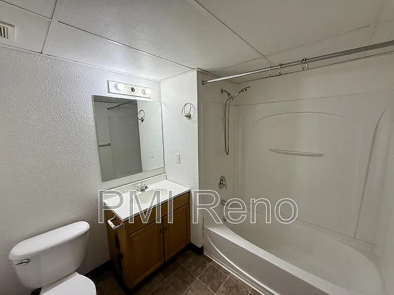 Big Horn Apartments — Photo 14