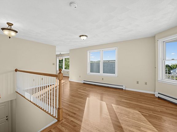 3rd image of 59 Walnut St