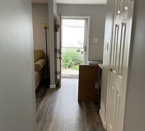2nd image of 52 Tynan St #2