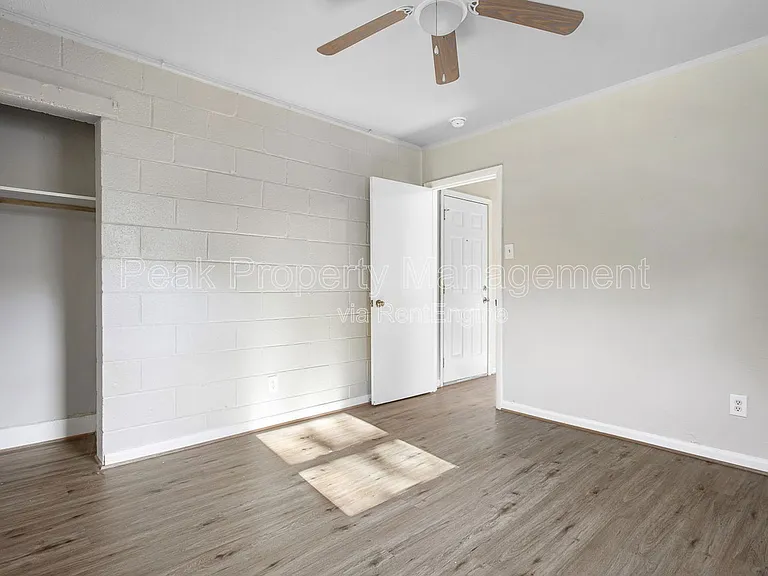 925 N 20th St #D — Photo 12