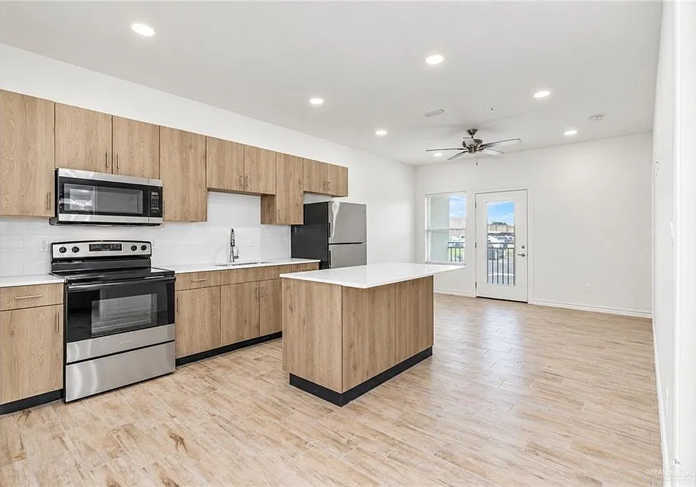 2 bed, 2.0 bath, 1000 sqft, $950 — Photo 4