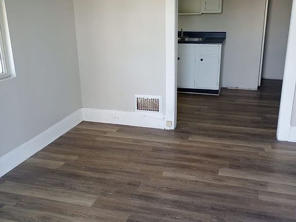 4th image of 137 W 66th St #3