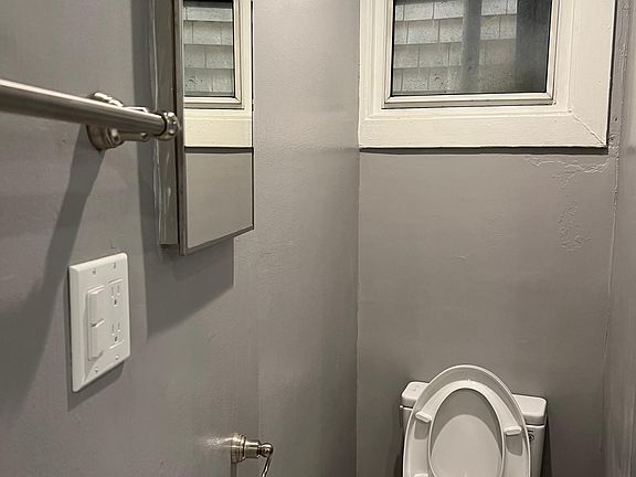 5th image of 1653 Jones St #1