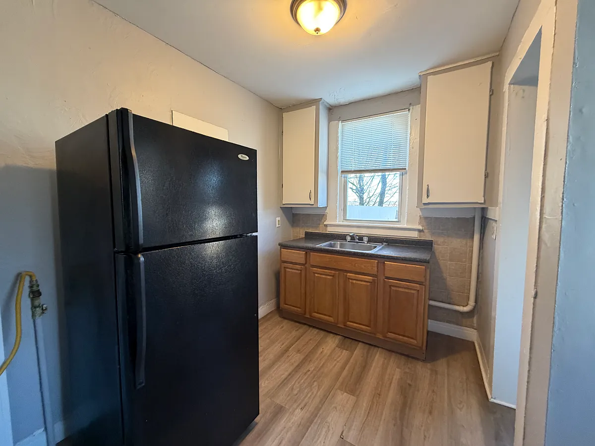 Building Photo - 570 Broad St #1G