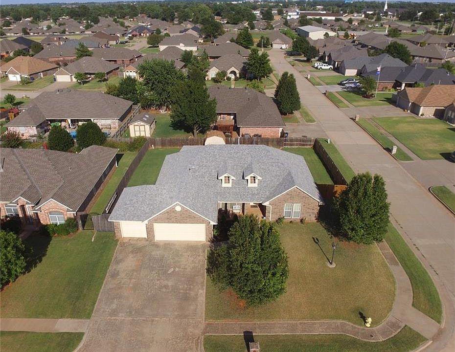 1st image of 300 N Topaz Way