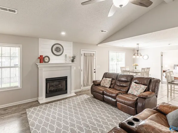 68 Lyle Dr, Decatur, AL 35603