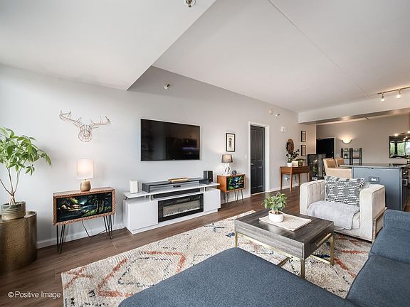 4th image of 4848 N Sheridan Rd APT 308