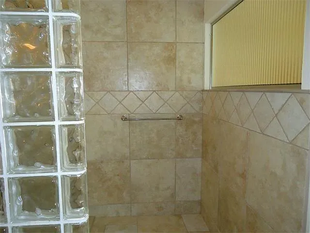 9903 Grand Oak Dr — Photo 23