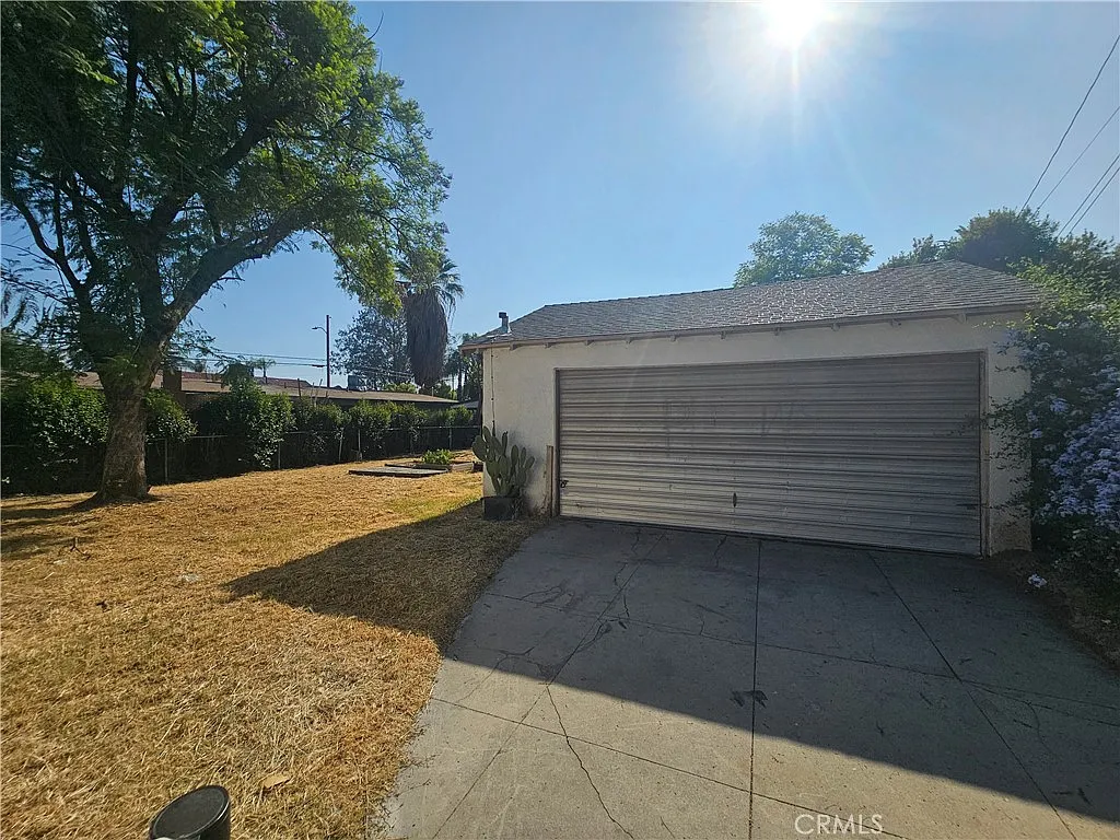 2 bed, 1175 sqft, $2,400 — Photo 2