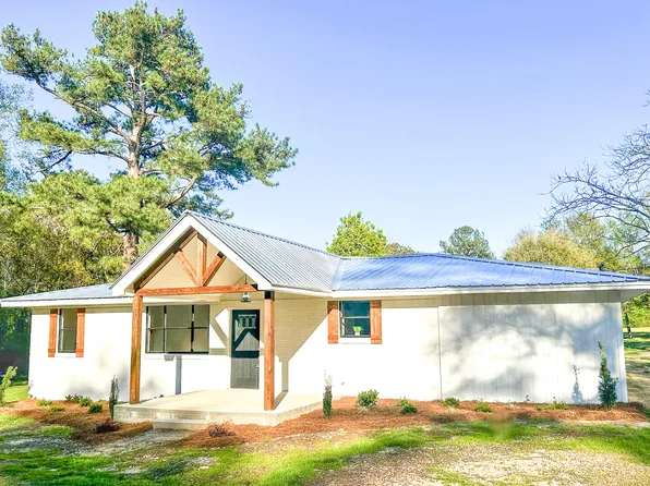 84 Pecan Grove Rd, Ellisville, MS 39437