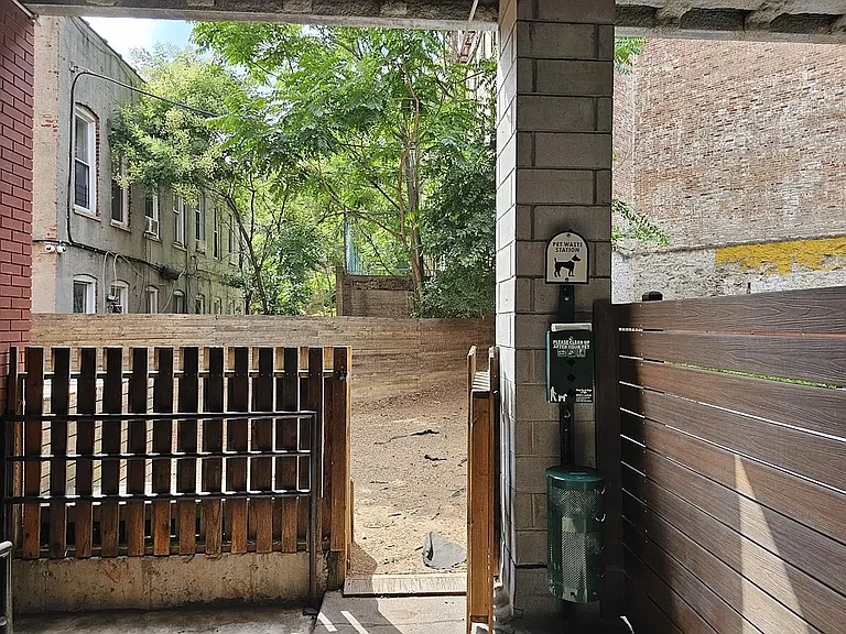 301 Sullivan Pl #F2 — Photo 16