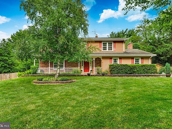 4th image of 105 Lakeview Dr