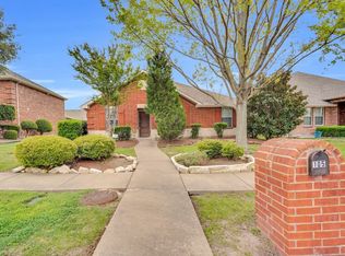 105 Sycamore Cir, Red Oak, TX 75154
