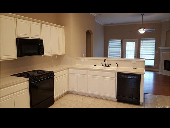 5th image of 104 Heritage Dr