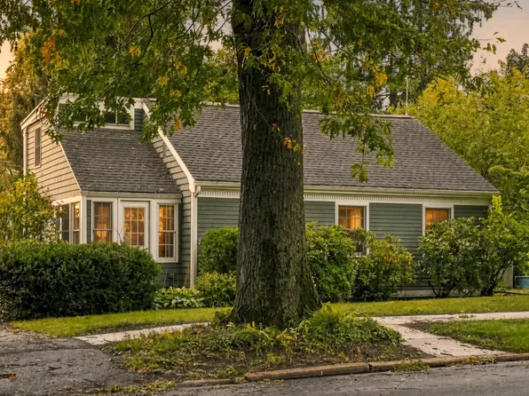 3 Norman Ave, Newburyport, MA 01950