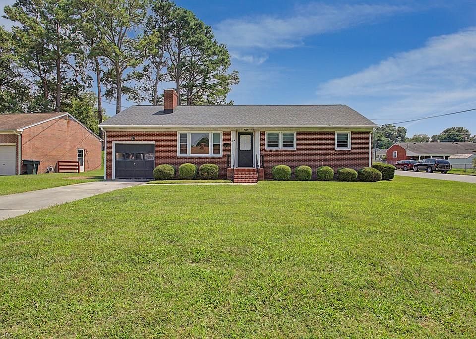 1st image of 904 Thornbriar Ct