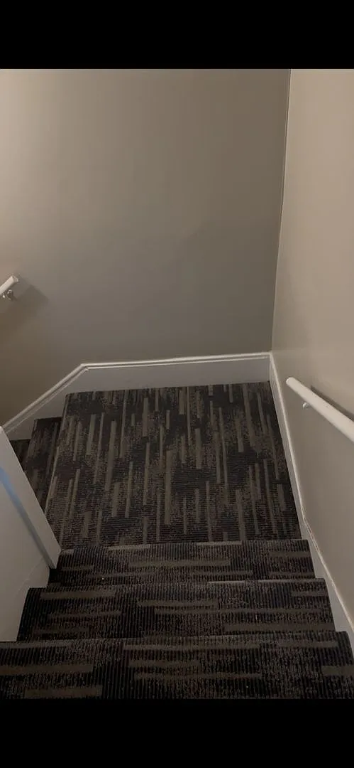 Spacious 4BR - 2 Bath — Photo 2