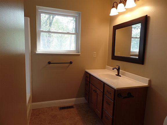 5th image of 2542 Fox Dr