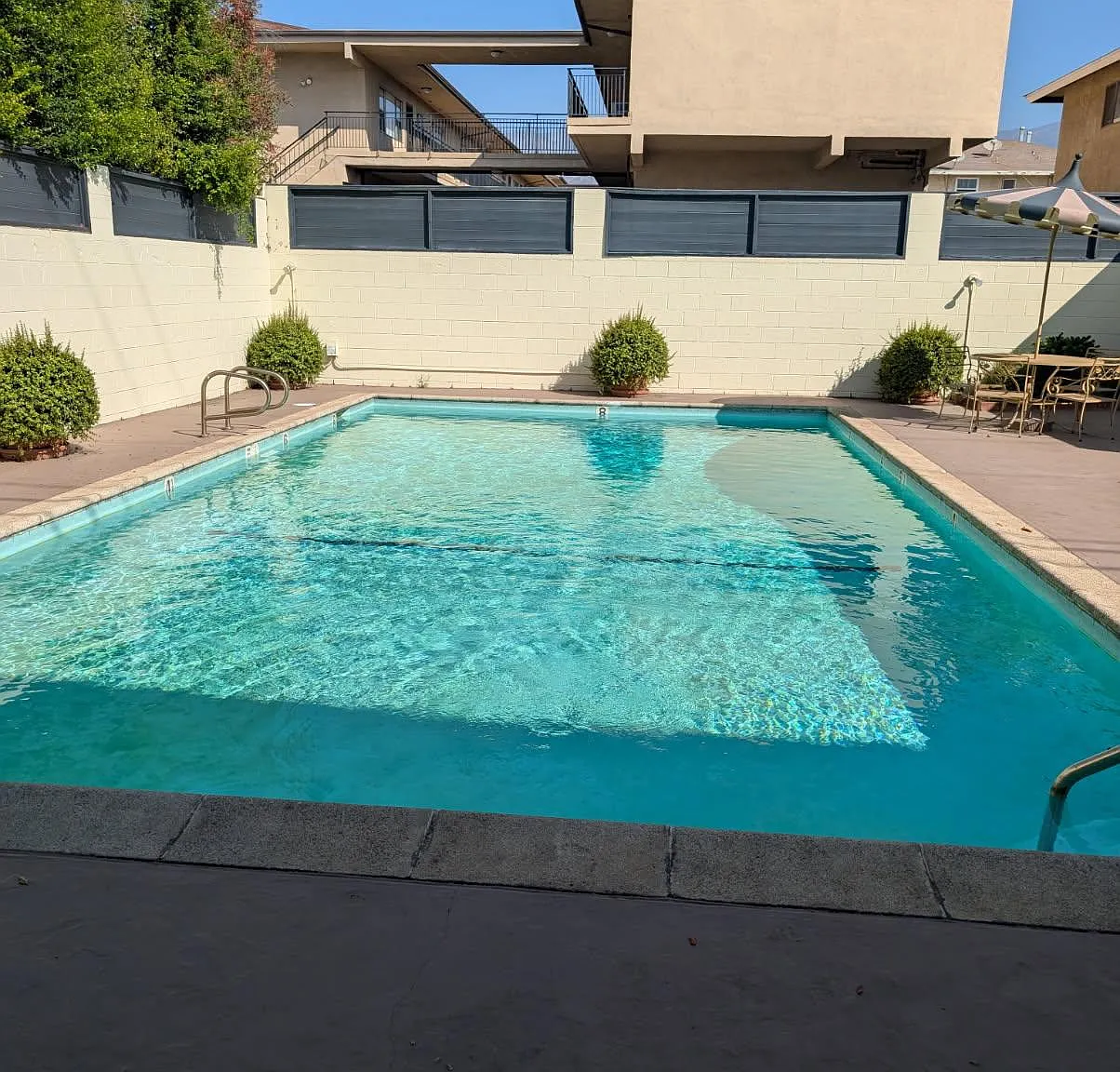 2 bed, 1300 sqft, $2,700 — Photo 2