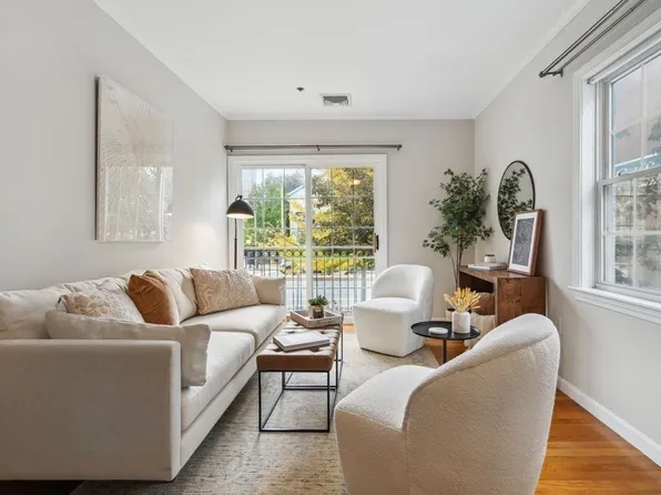 2277 Massachusetts Ave APT 2, Cambridge, MA 02140