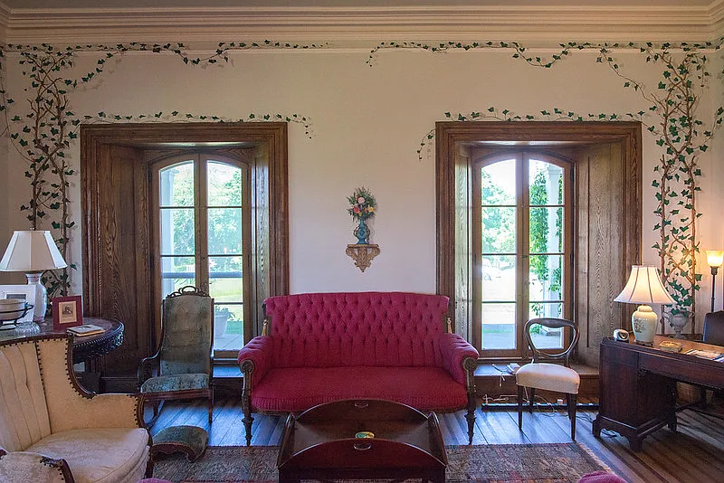 6 bed, 2.5 bath, 4800 sqft, $6,000 — Photo 4