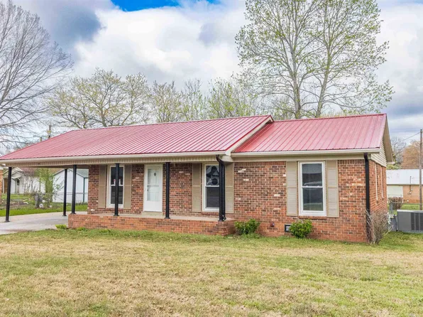 536 Ridgeway Dr, Bolivar, TN 38008