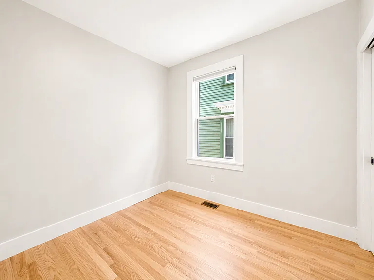 18 Creighton St #3 — Photo 24