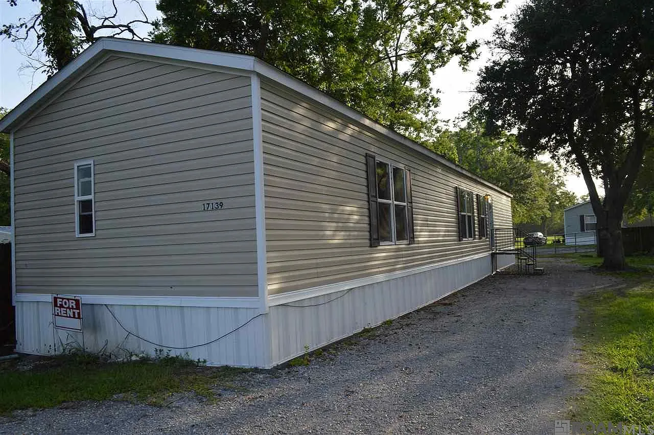 3 bed, 1280 sqft, $1,200 — Photo 2