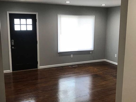 2nd image of 9759 Clyde Ave