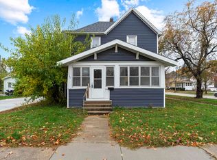 1103 State St, Cedar Falls, IA 50613