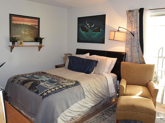 5th image of 3019 Sir Hamilton Cir #12