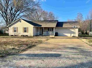2440 Burruss St, Union City, TN 38261