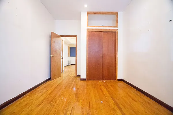 Rented by Nooklyn NYC LLC | media 25