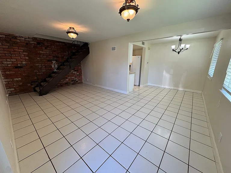 619 Avenida De La Plata — Photo 2