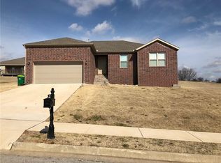 2932 Cherry Knoll Cir, Springdale, AR 72762
