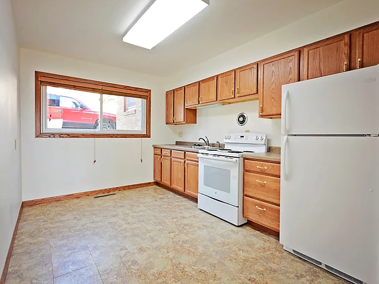 509 11th Avenue NE 4-Plex in Residential Neighborhood — Photo 10