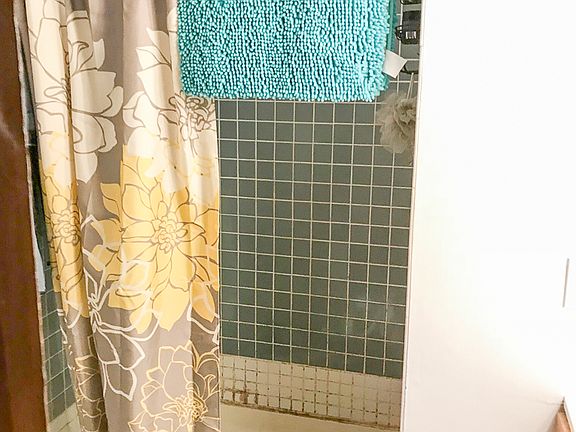5th image of 1059 N Hermitage Ave APT 3F