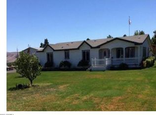 70 Anna Ln, Selah, WA 98942