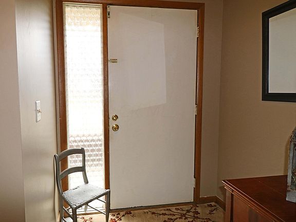 2nd image of 604 Parkway Dr