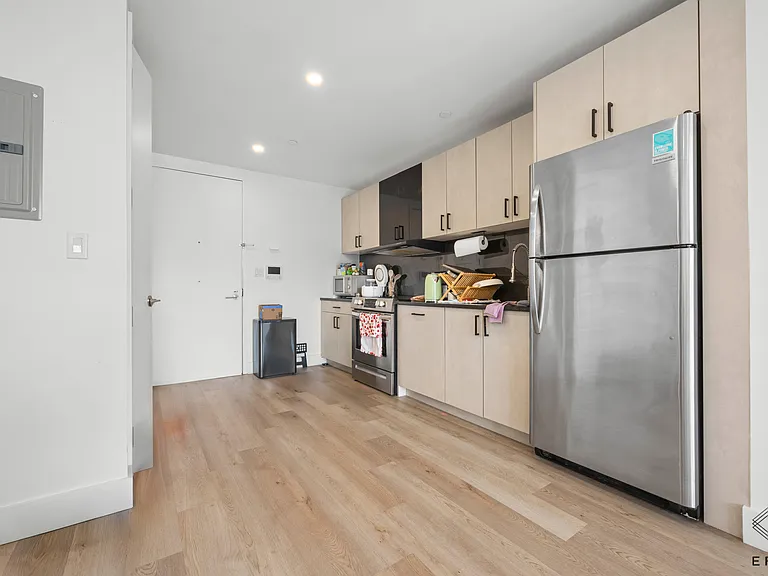 2045 Ocean Ave #503 — Photo 5