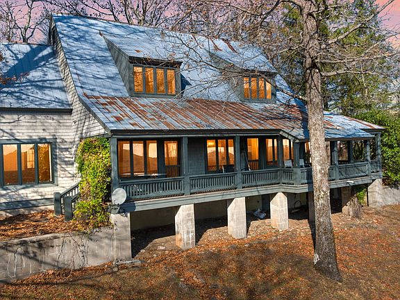 2nd image of 1764 Retreat Lane