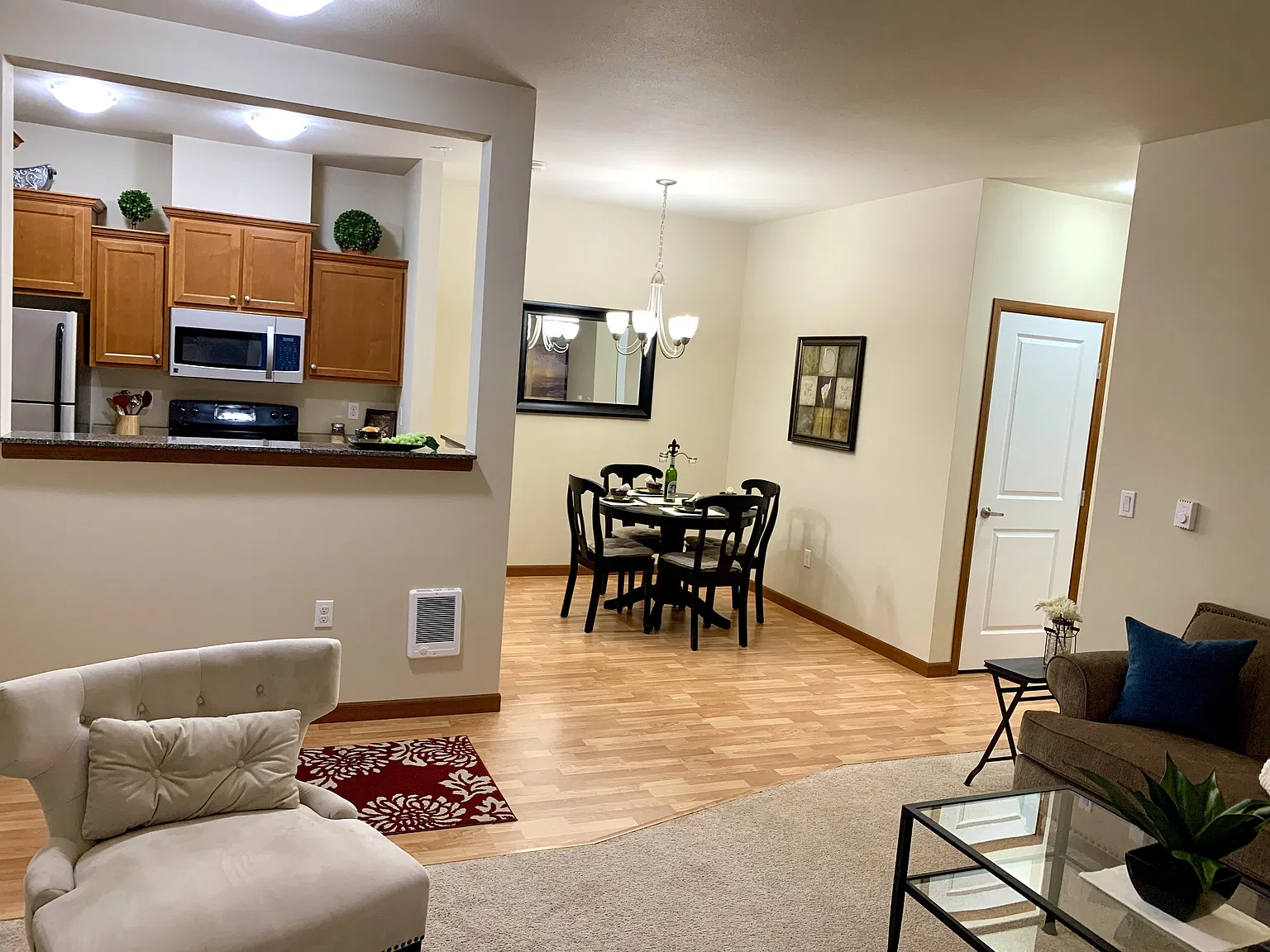 Linden Lane Apartment Homes — Photo 3